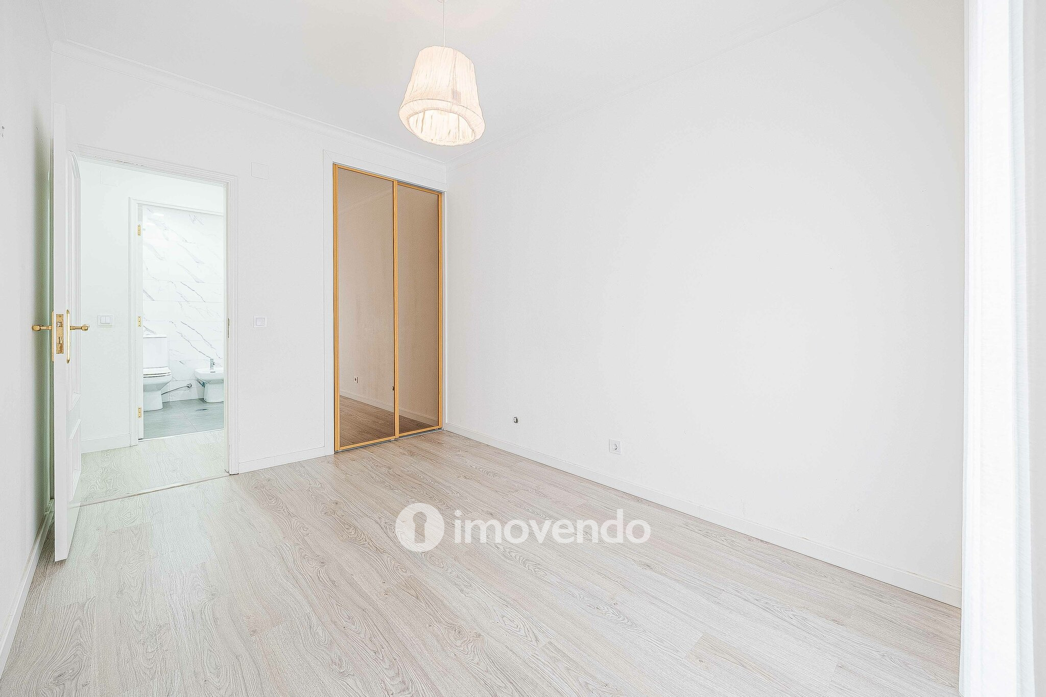Apartamento T2 pronto a habitar, com arrecadação, no Montijo