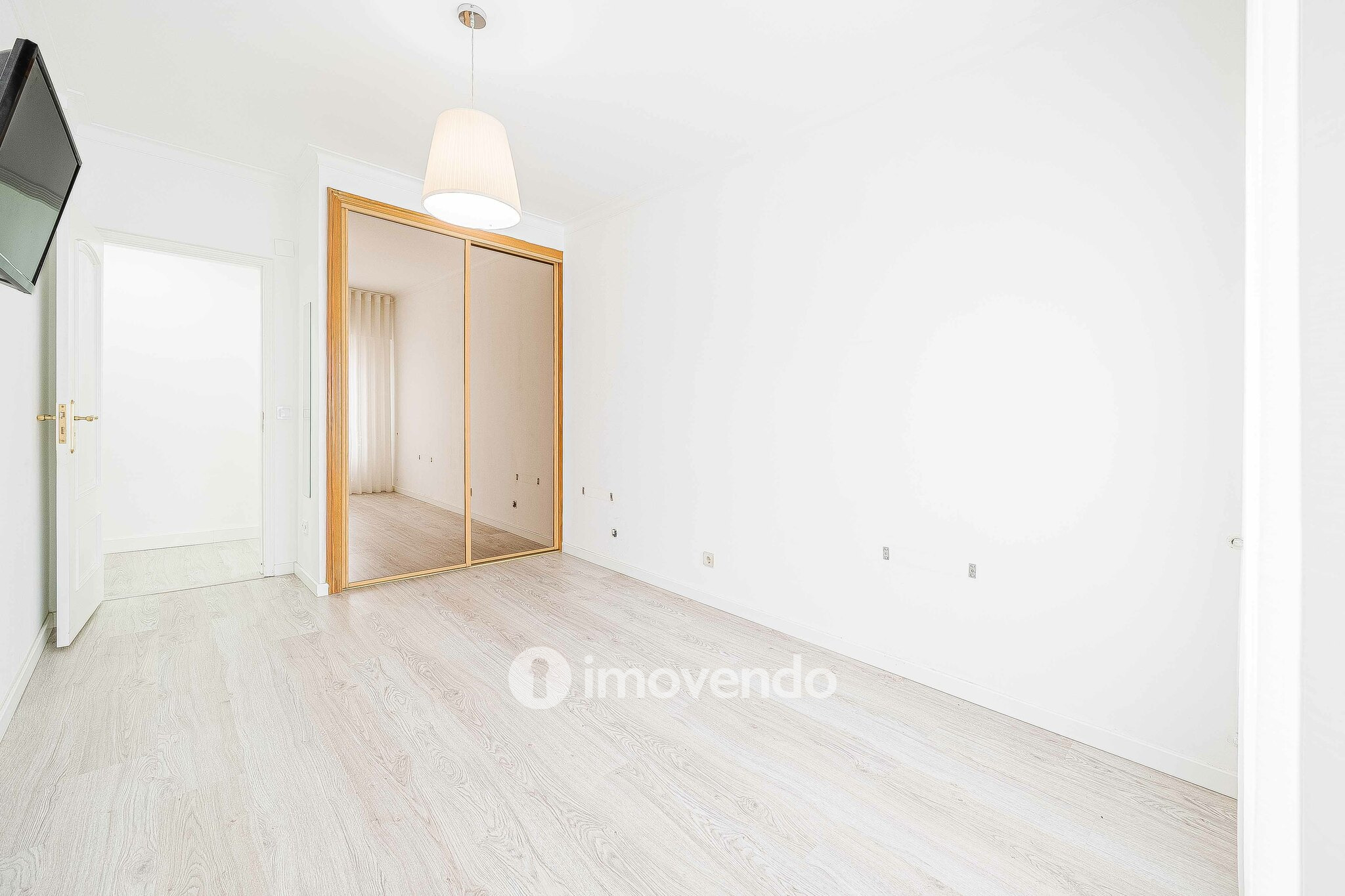 Apartamento T2 pronto a habitar, com arrecadação, no Montijo