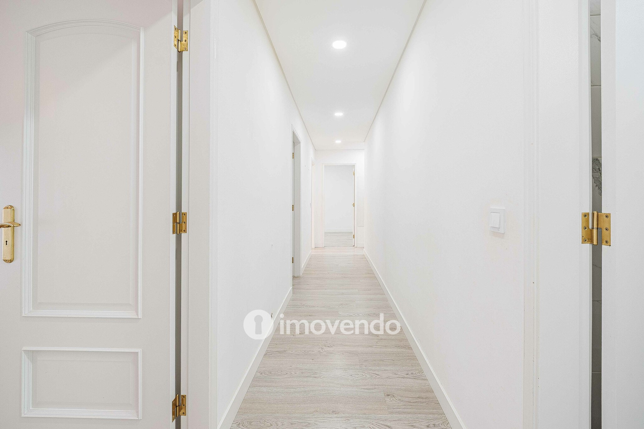 Apartamento T2 pronto a habitar, com arrecadação, no Montijo