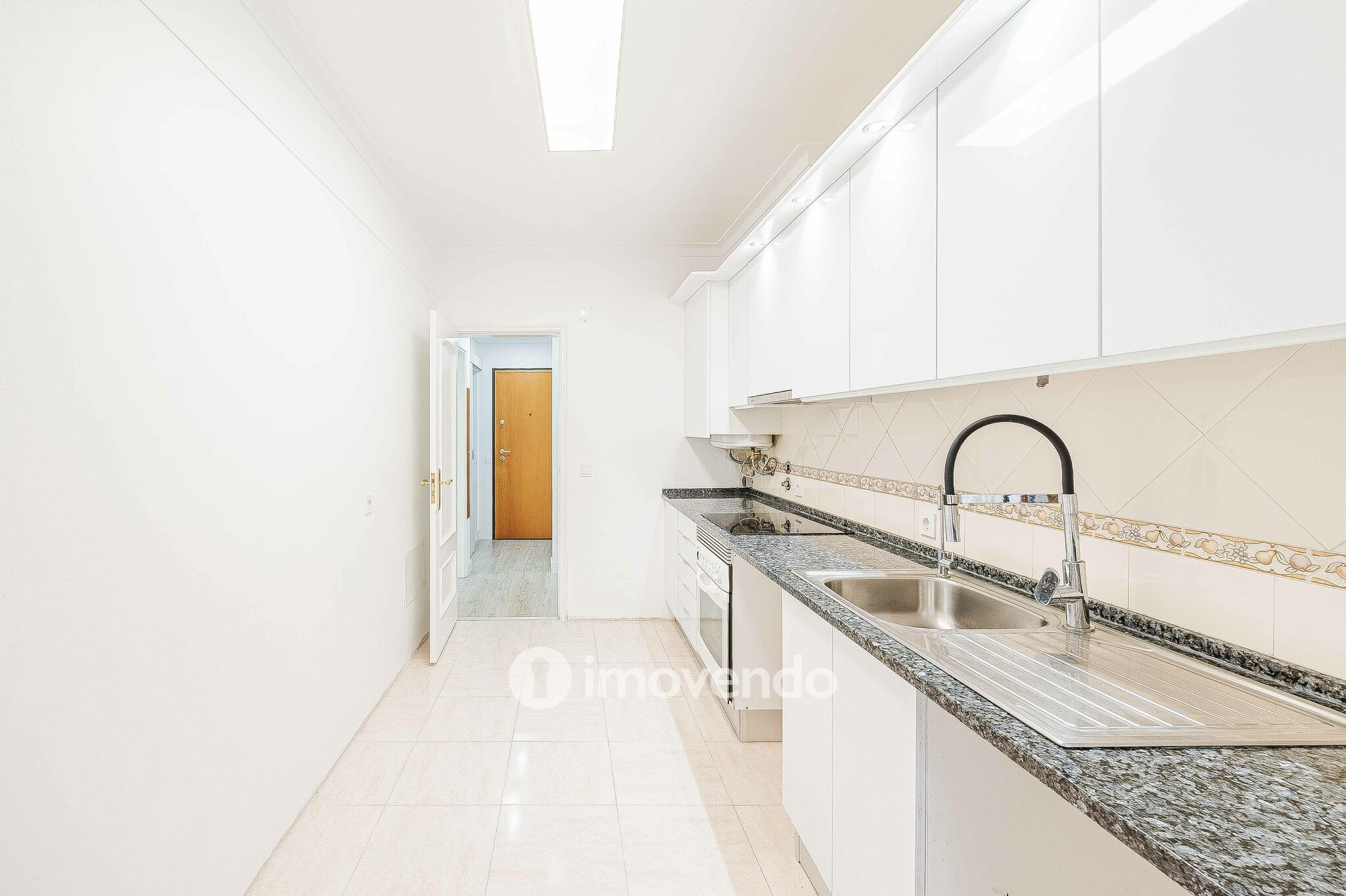 Apartamento T2 pronto a habitar, com arrecadação, no Montijo