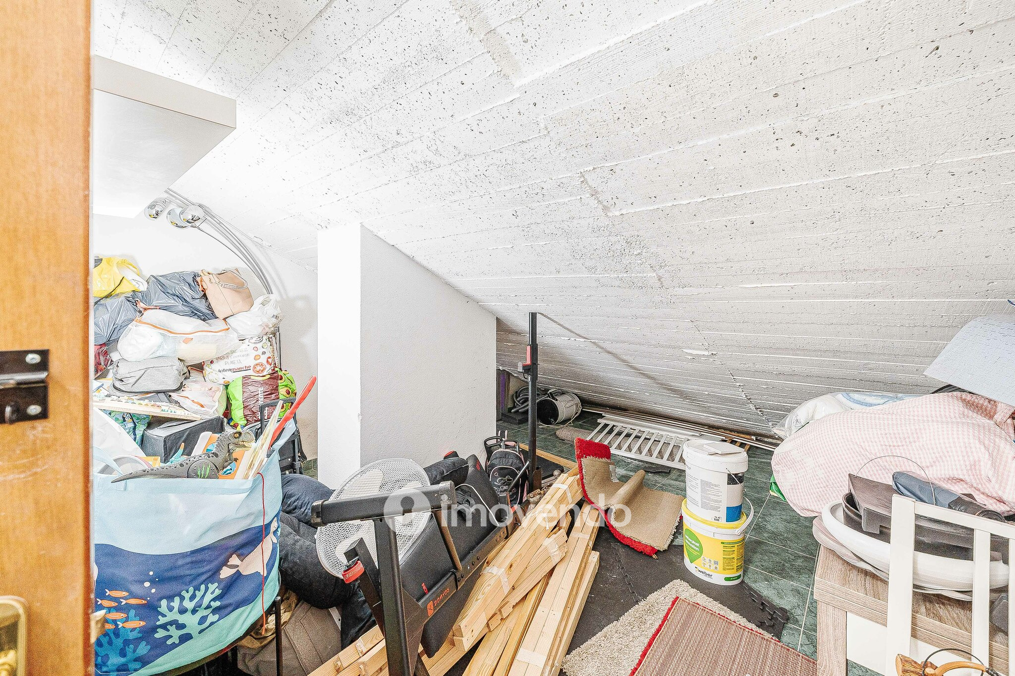 Apartamento T2 pronto a habitar, com arrecadação, no Montijo