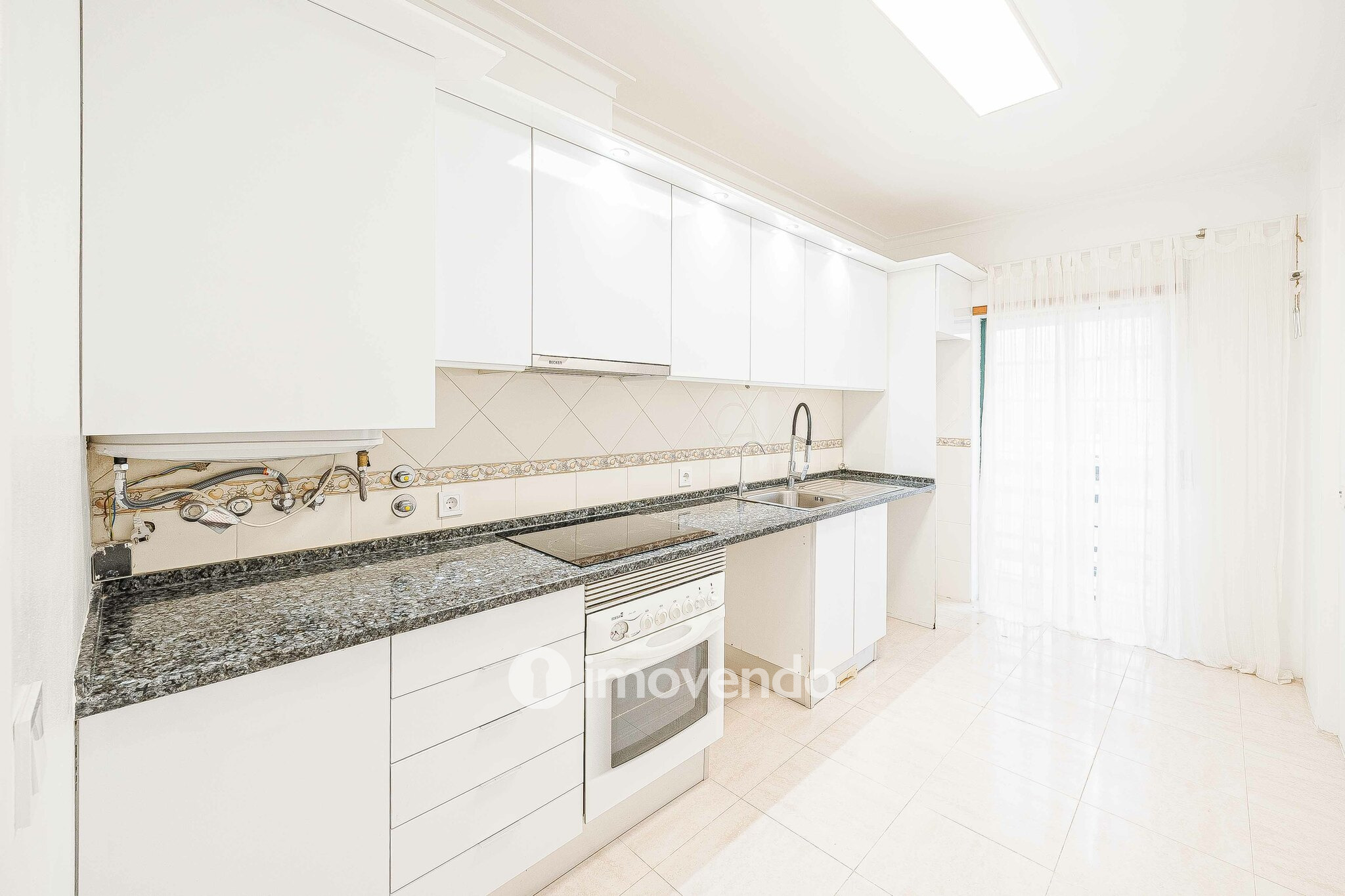 Apartamento T2 pronto a habitar, com arrecadação, no Montijo