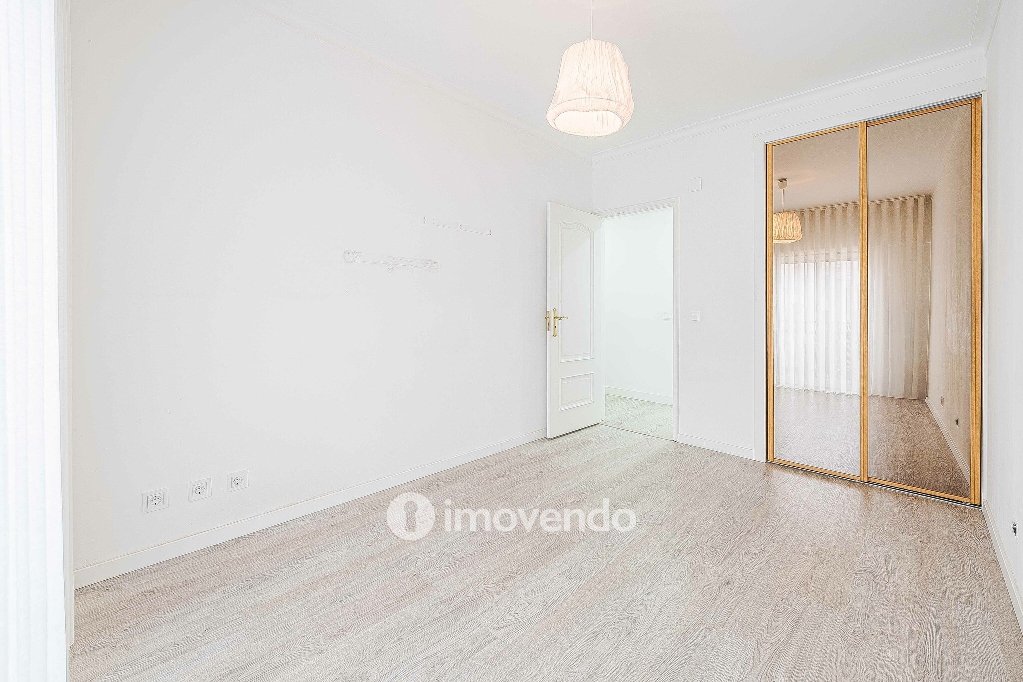 Apartamento T2 pronto a habitar, com arrecadação, no Montijo