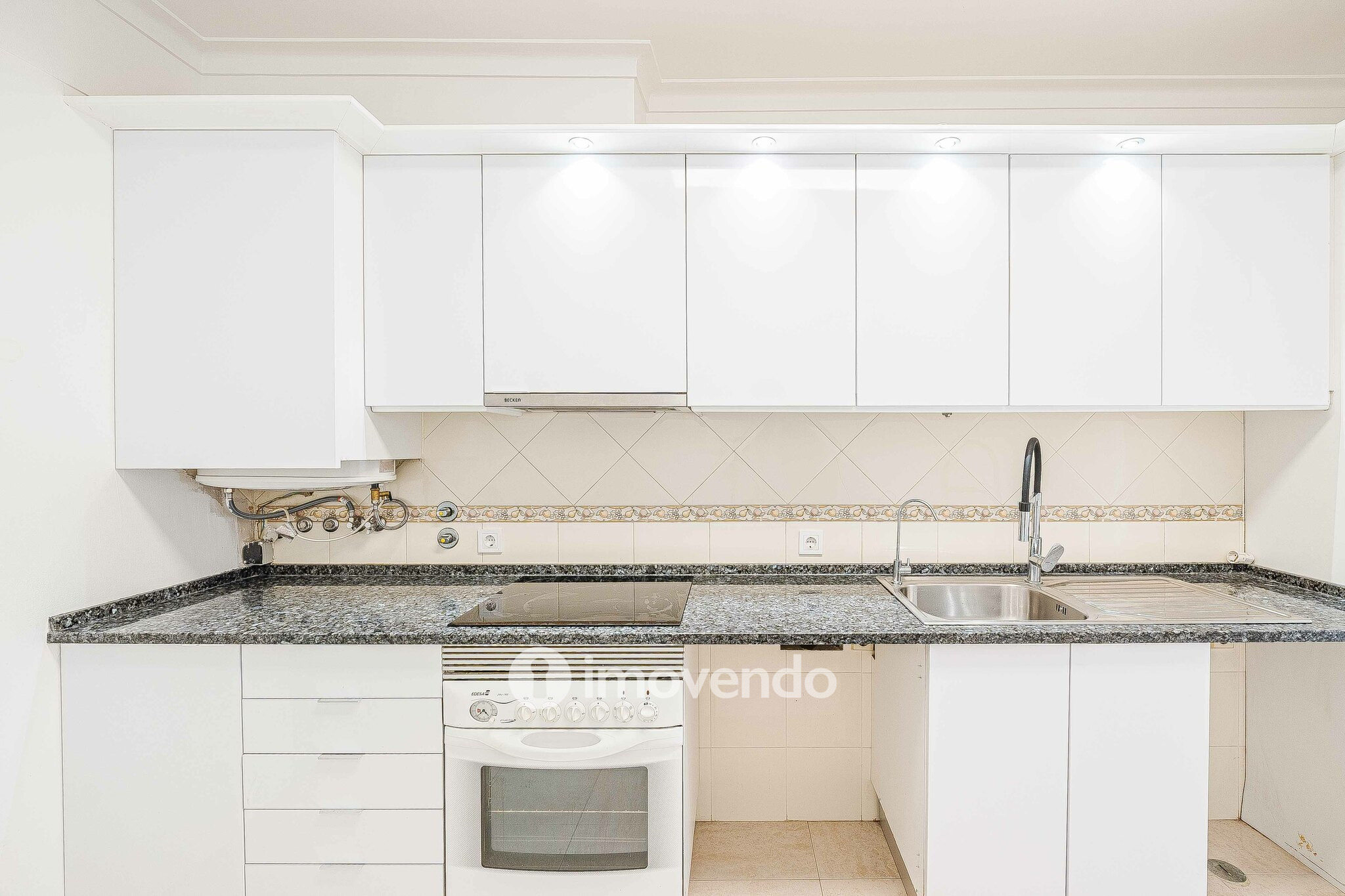 Apartamento T2 pronto a habitar, com arrecadação, no Montijo