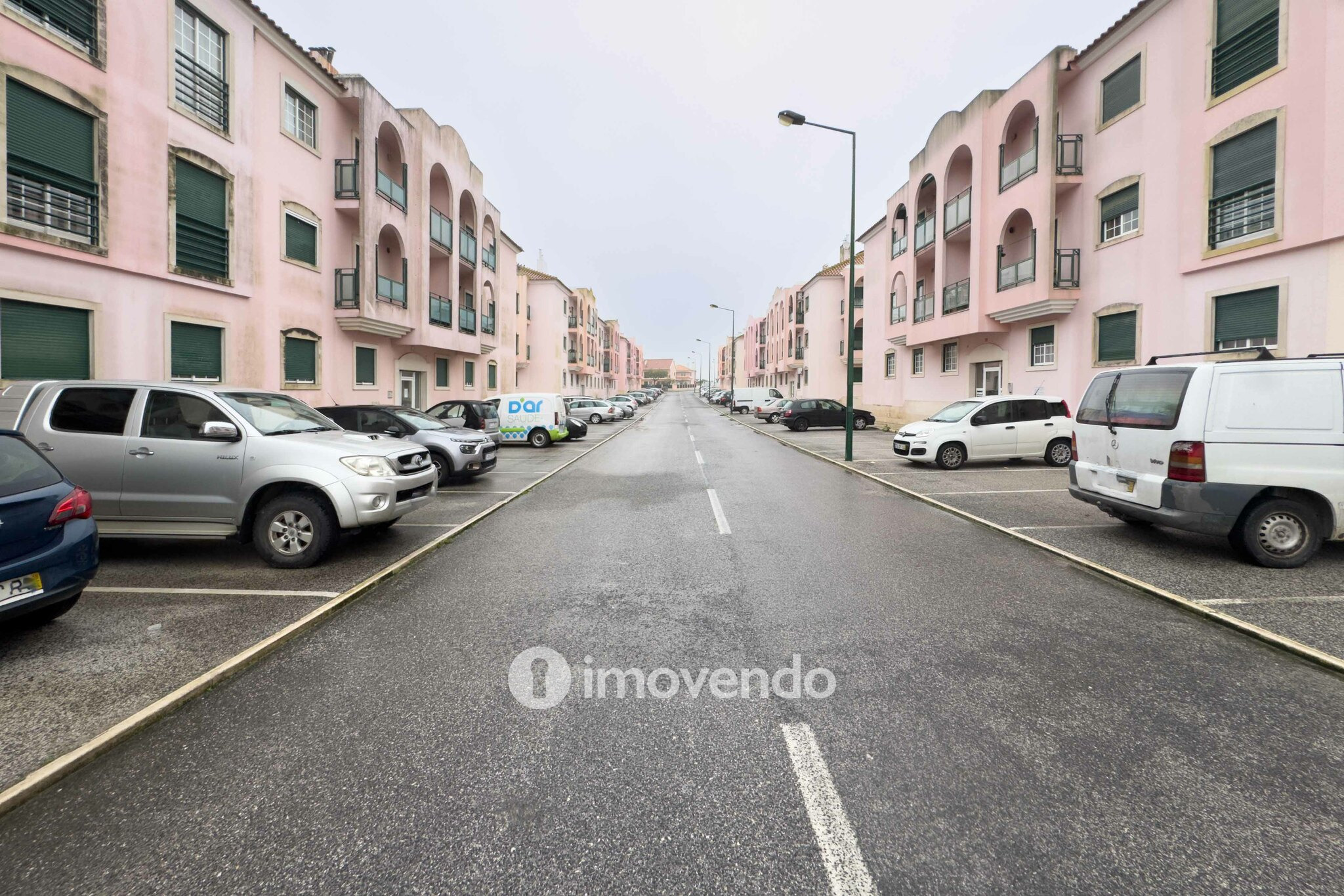 Apartamento T2 pronto a habitar, com arrecadação, no Montijo
