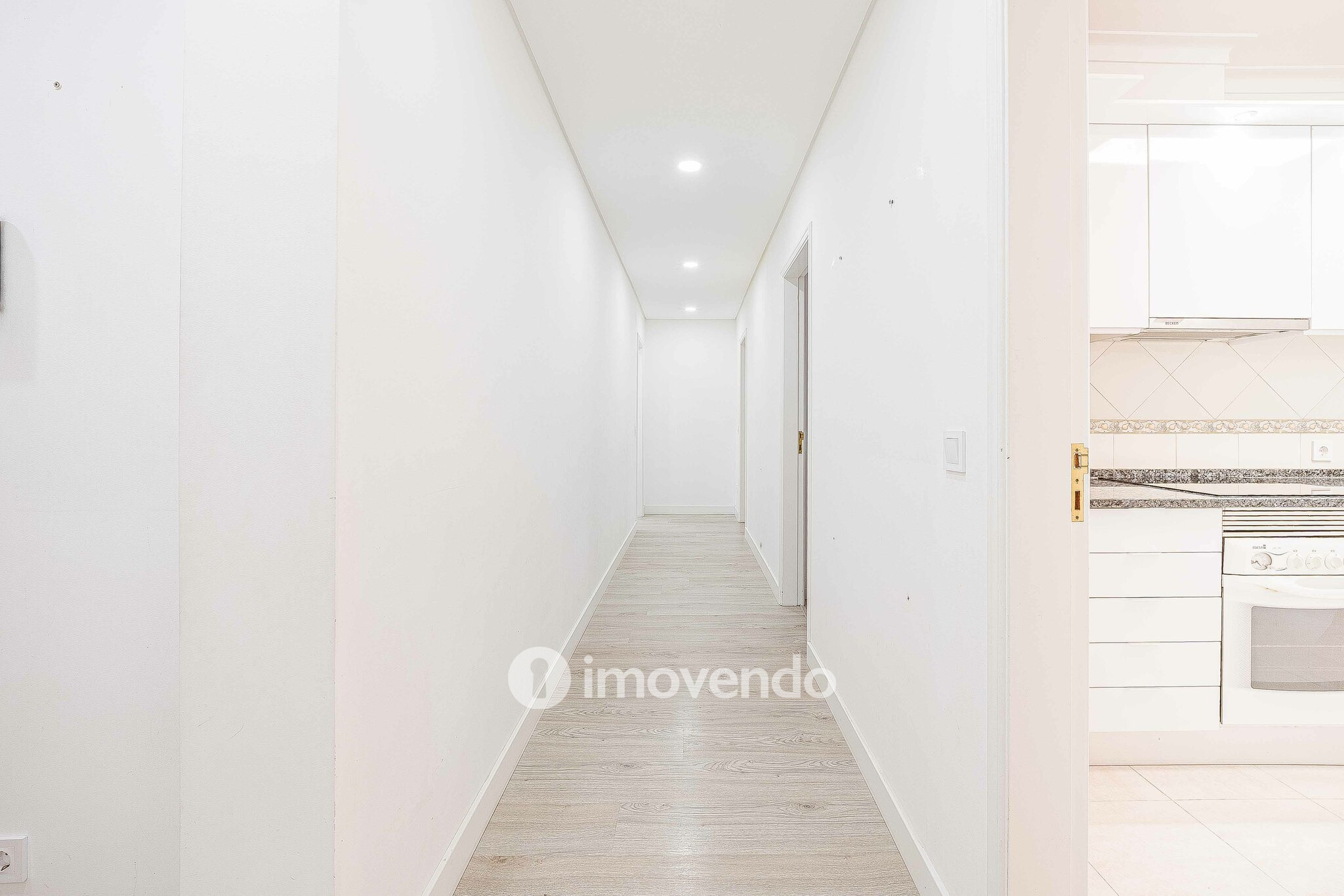 Apartamento T2 pronto a habitar, com arrecadação, no Montijo