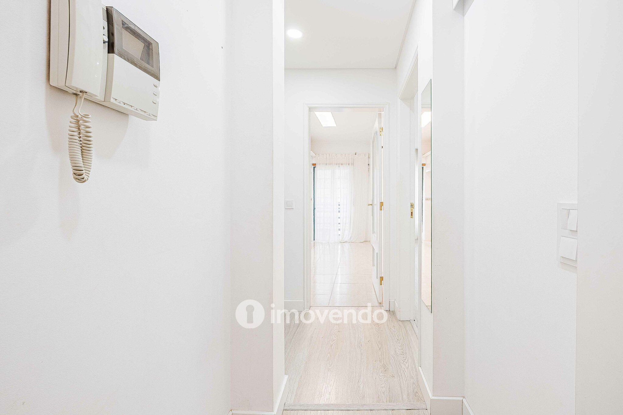 Apartamento T2 pronto a habitar, com arrecadação, no Montijo