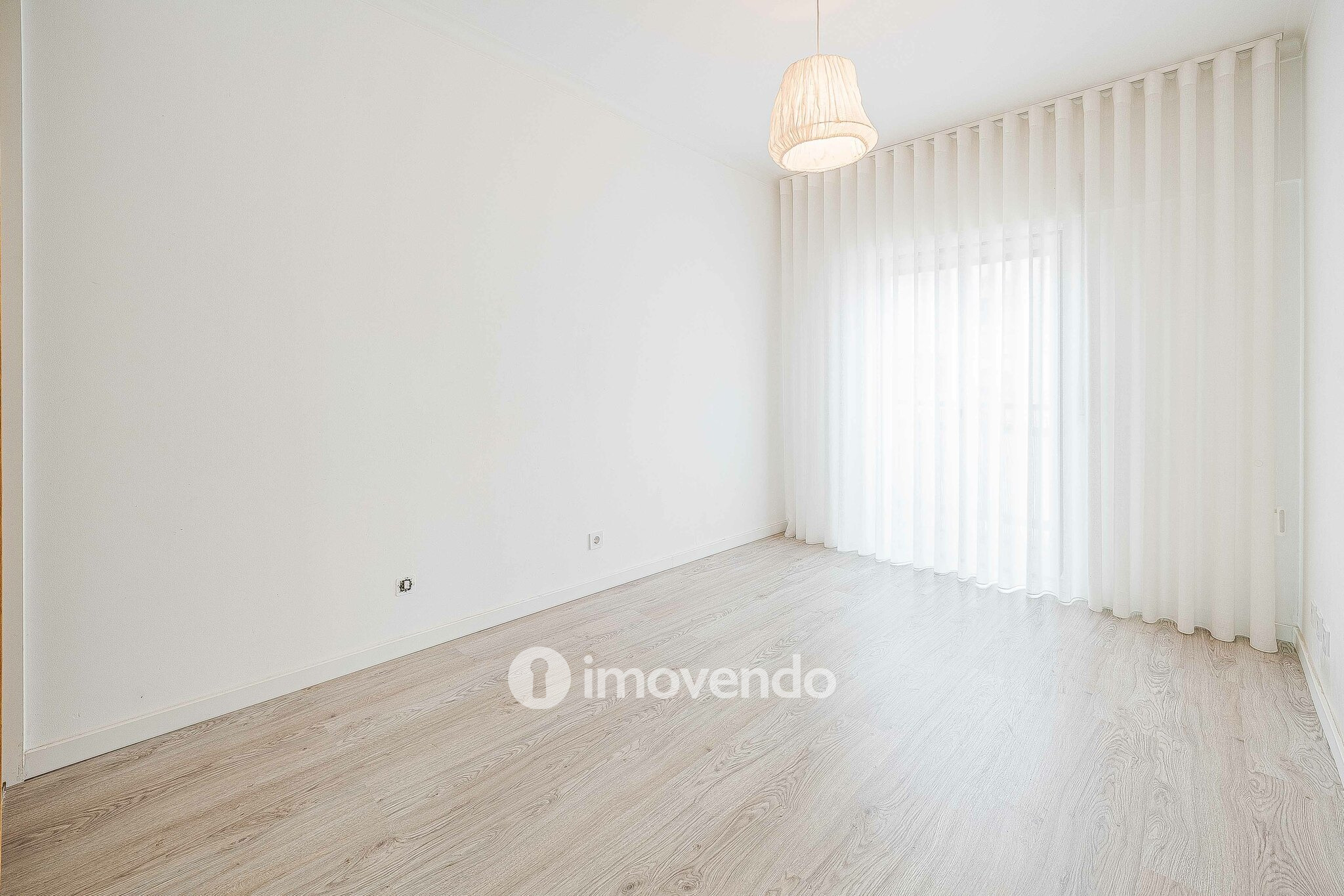 Apartamento T2 pronto a habitar, com arrecadação, no Montijo