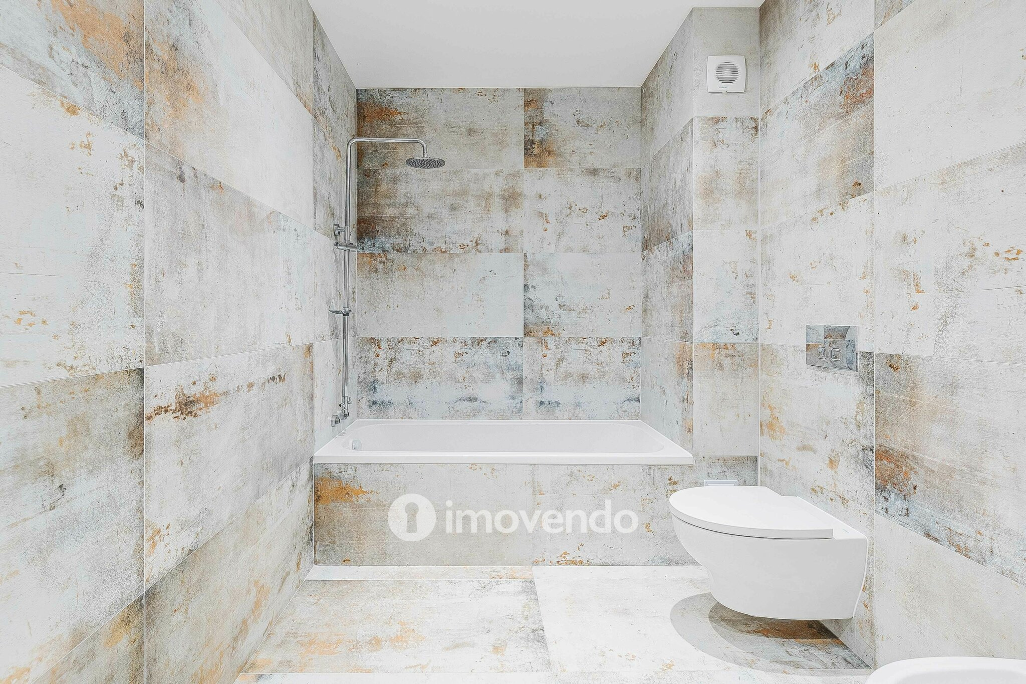 Apartamento T3 Duplex novo, com terraço e garagem, em Loures