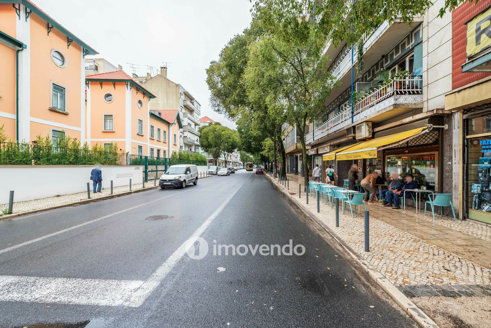 Apartamento T1 novo, com estacionamento, no Condomínio Bouga Nville