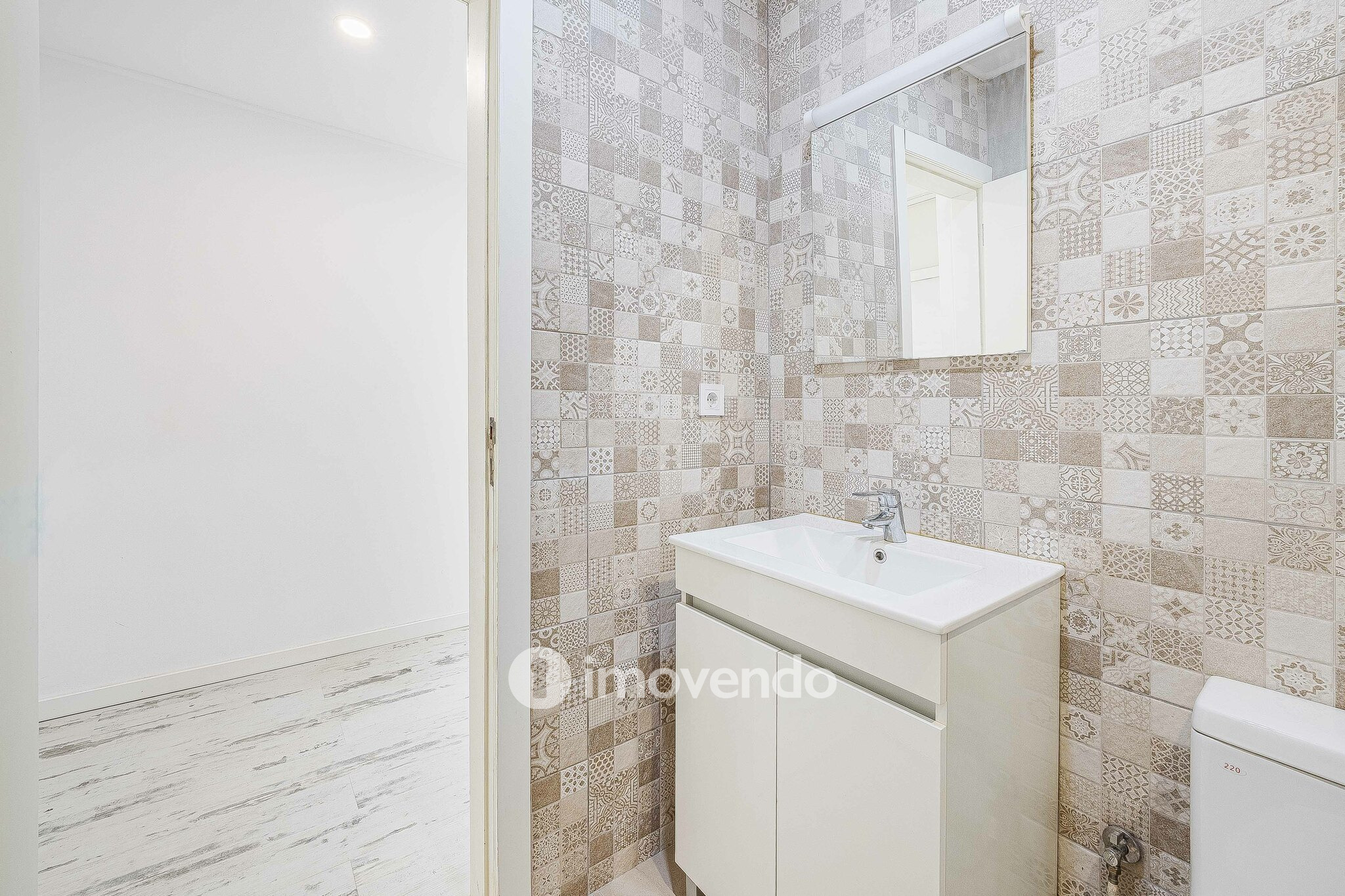 Apartamento T1 totalmente renovado, com varanda, na Sobreda