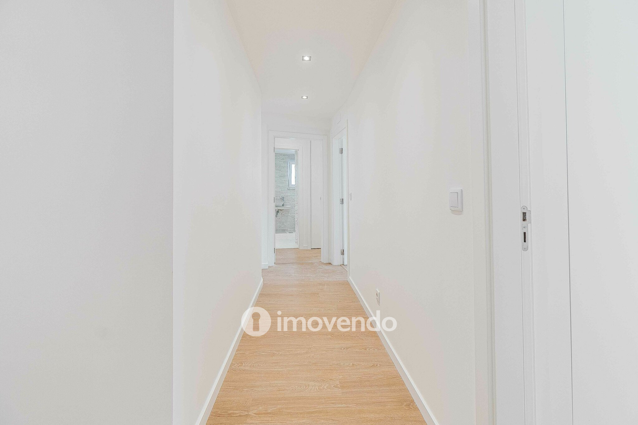 Apartamento T3 Duplex novo, com terraço e garagem, em Loures