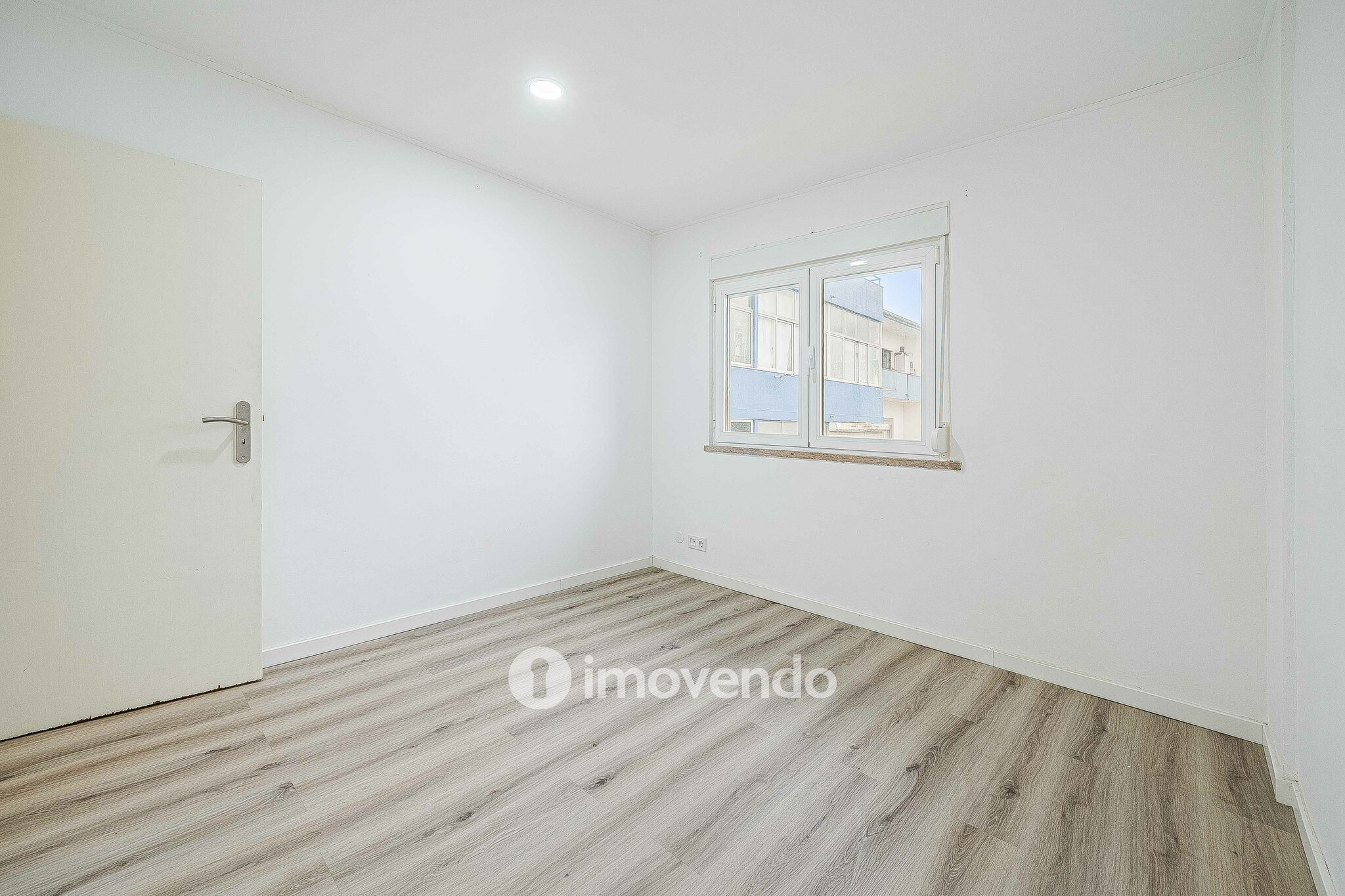 Apartamento T1 totalmente renovado, com varanda, na Sobreda
