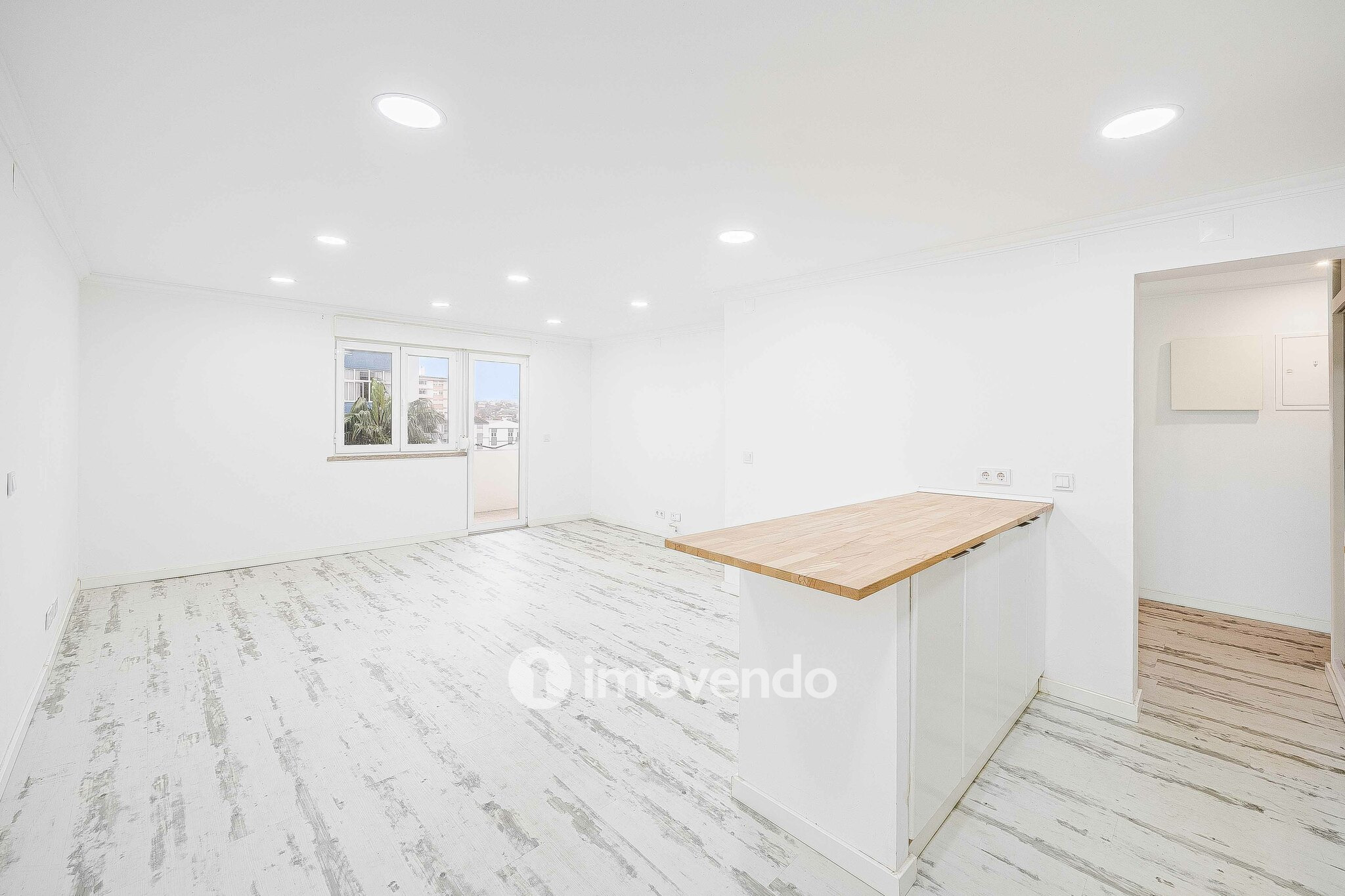 Apartamento T1 totalmente renovado, com varanda, na Sobreda