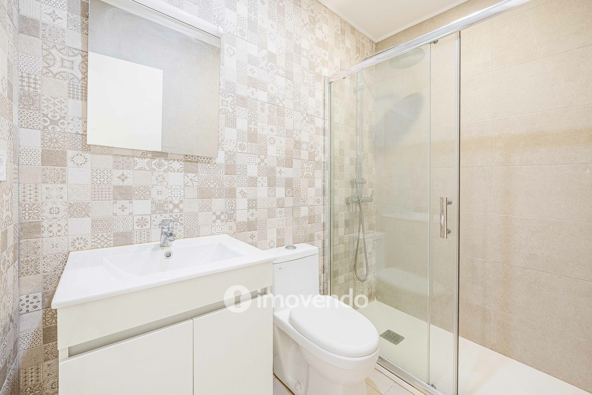 Apartamento T1 totalmente renovado, com varanda, na Sobreda