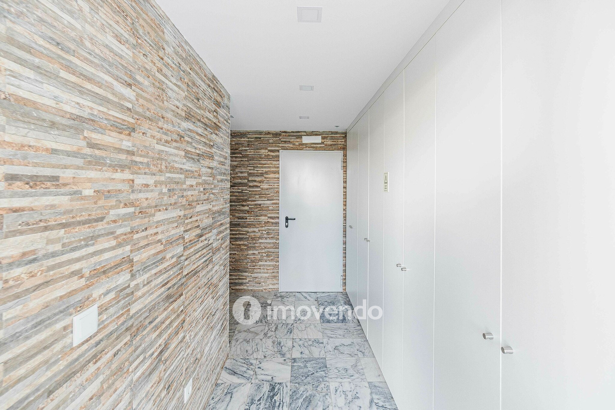 Apartamento T3 Duplex novo, com terraço e garagem, em Loures