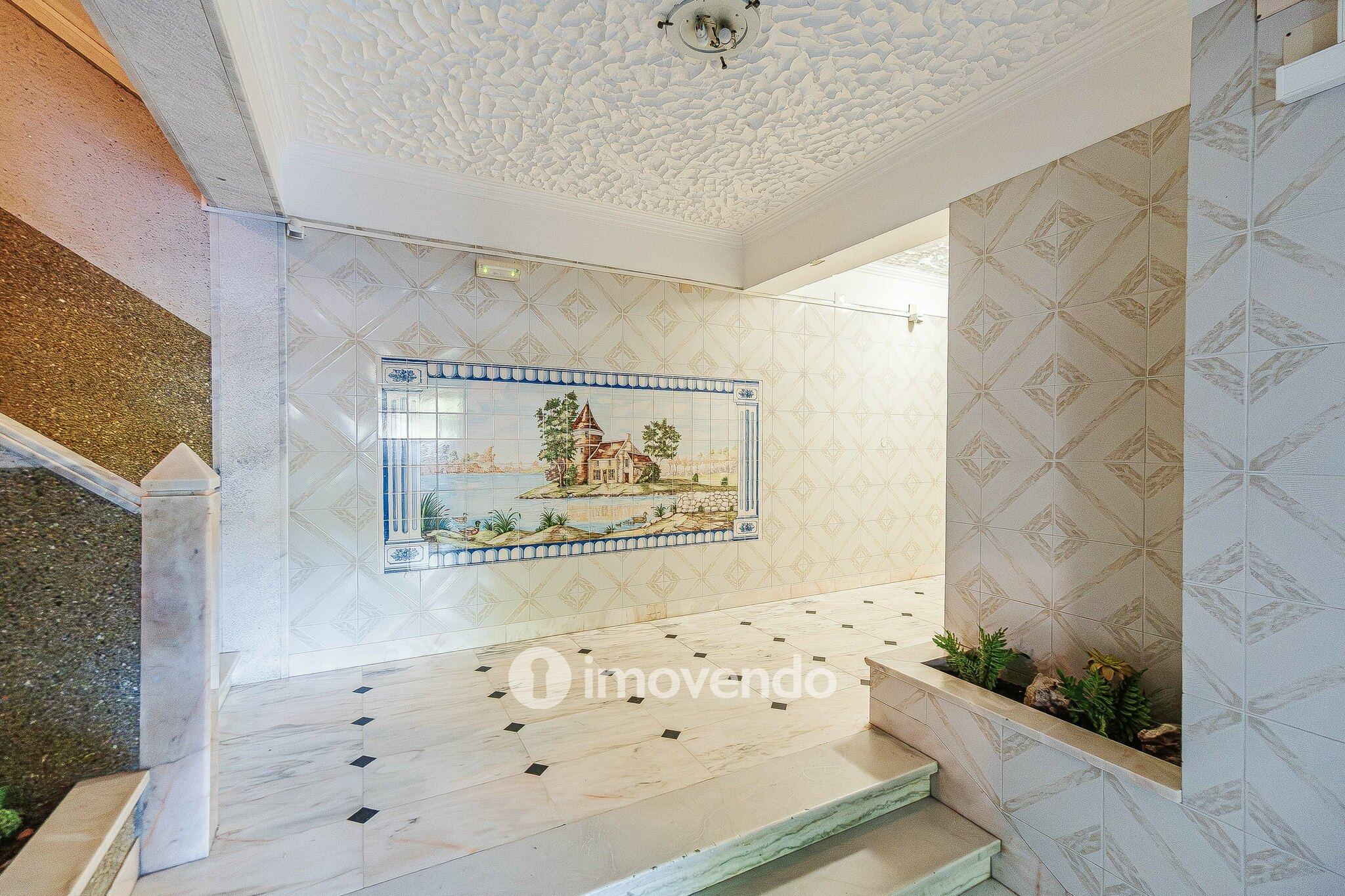 Apartamento T2, com áreas amplas e varanda, na Póvoa de Santa Iria