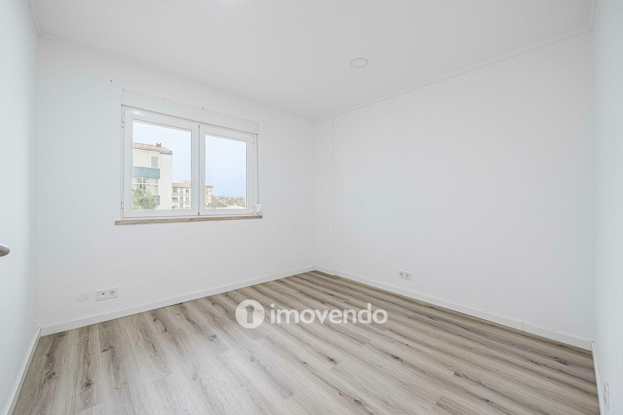 Apartamento T1 totalmente renovado, com varanda, na Sobreda