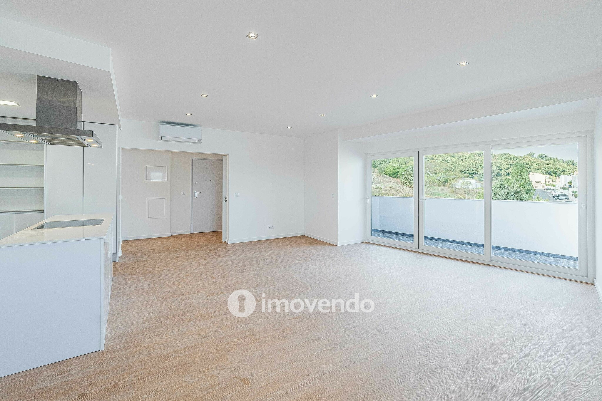 Apartamento T3 Duplex novo, com terraço e garagem, em Loures