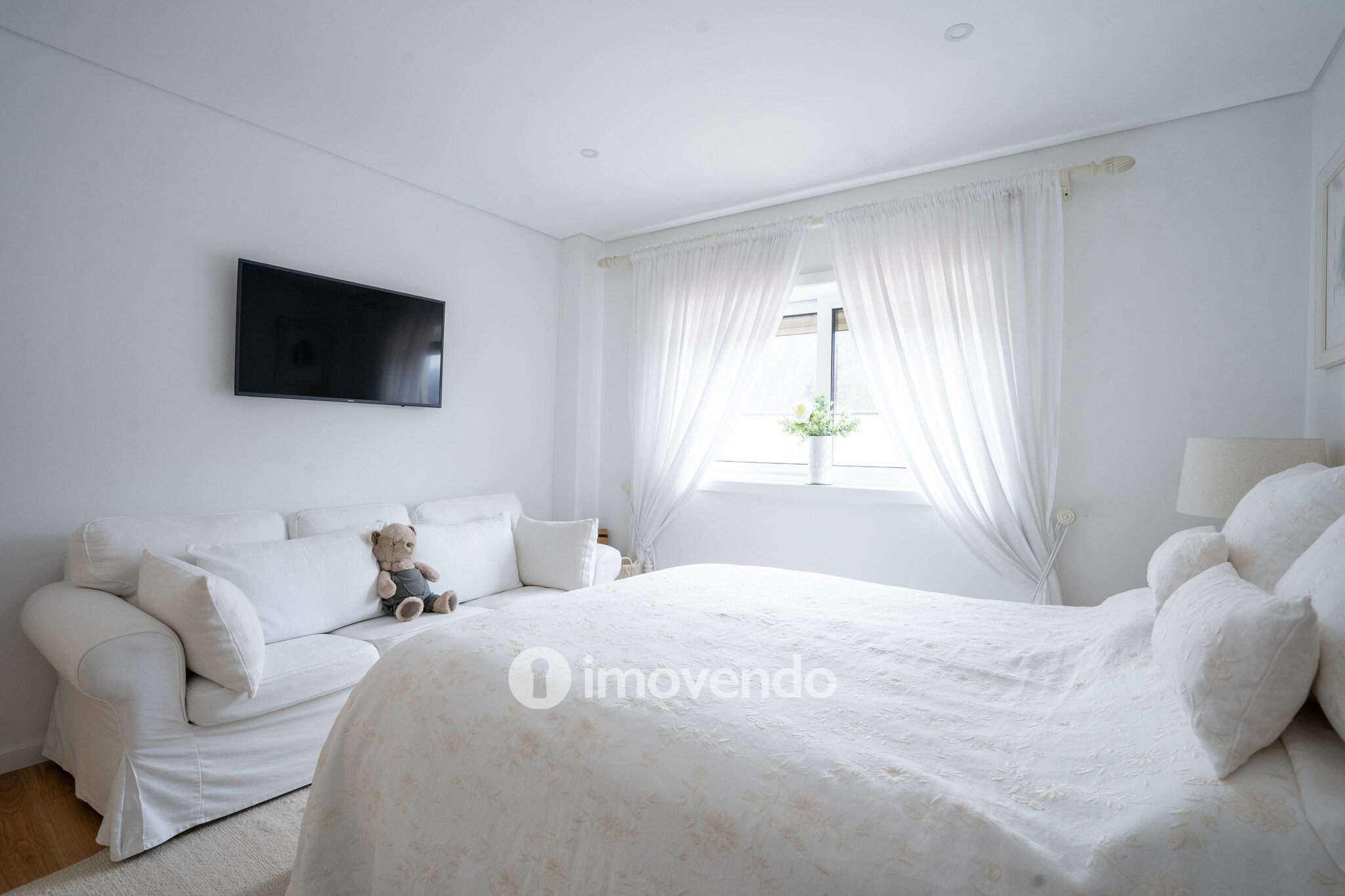 Apartamento T2+1 renovado, com terraço com 27m², em Amarante