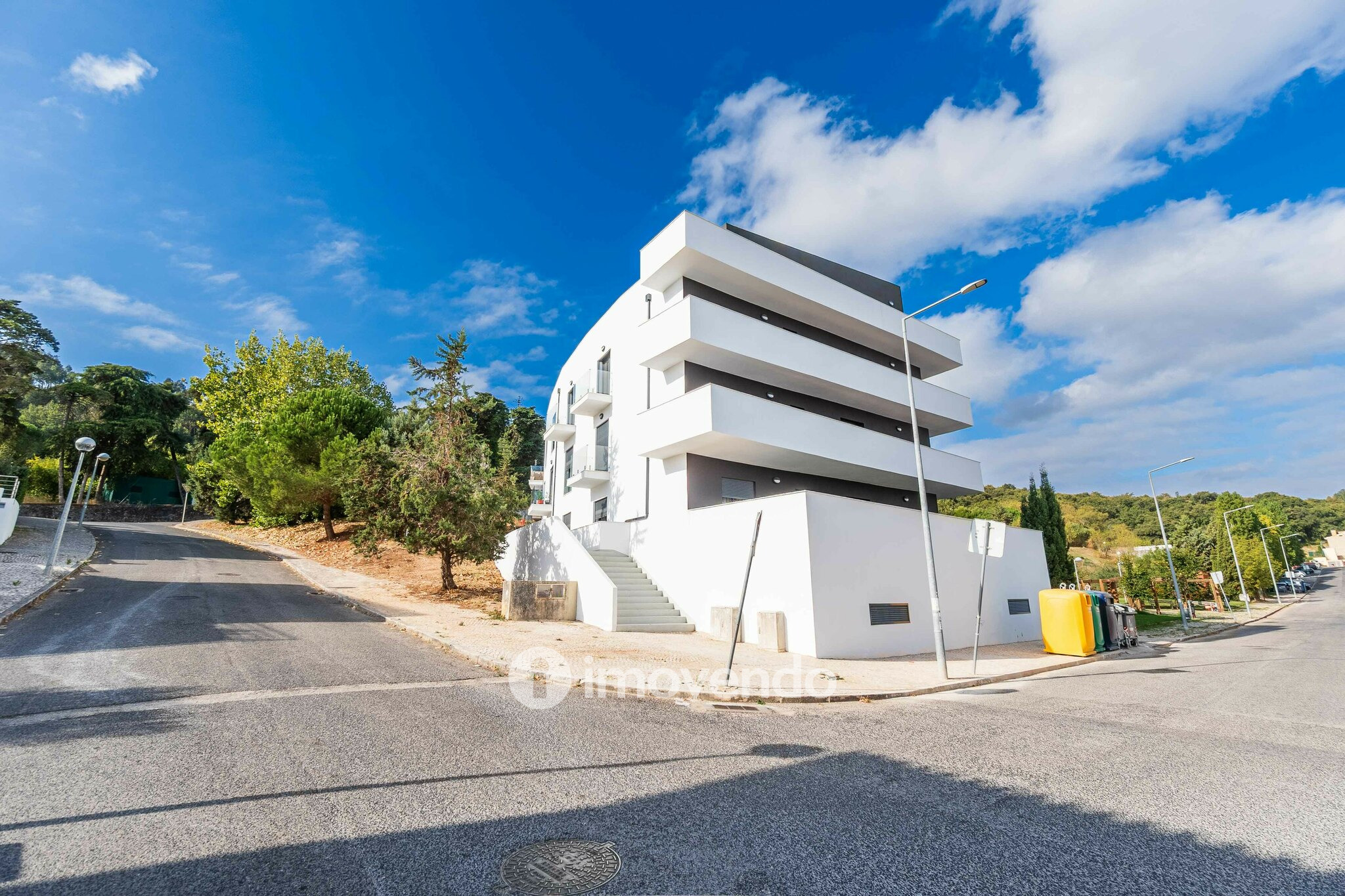 Apartamento T3 Duplex novo, com terraço e garagem, em Loures