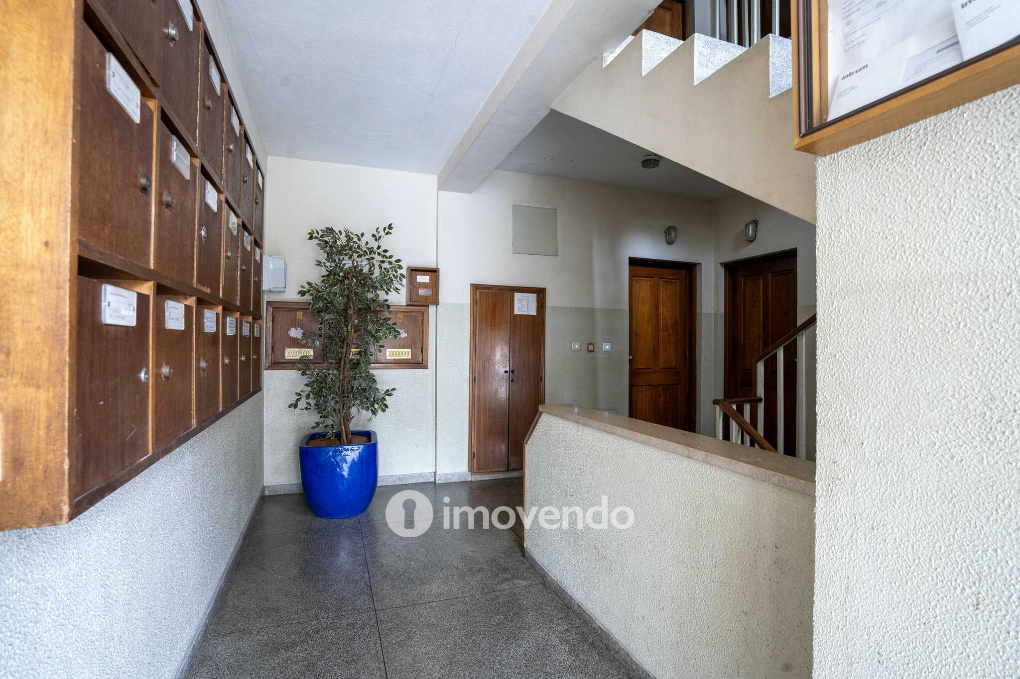 Apartamento T2+1 renovado, com terraço com 27m², em Amarante