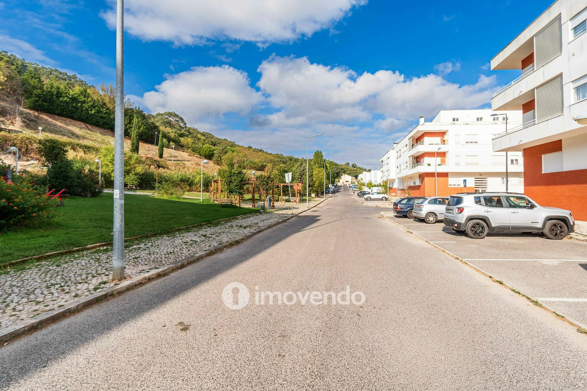 Apartamento T3 Duplex novo, com terraço e garagem, em Loures