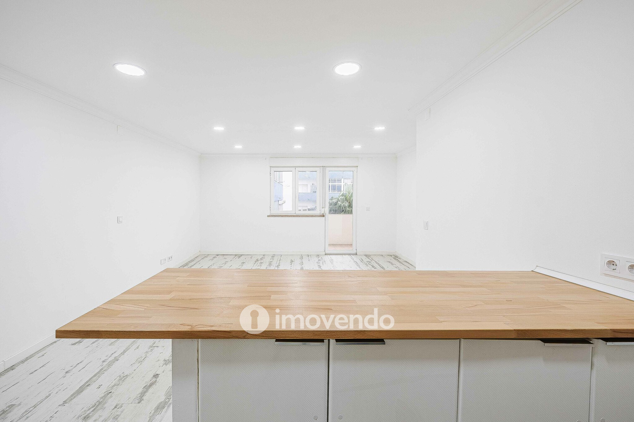 Apartamento T1 totalmente renovado, com varanda, na Sobreda