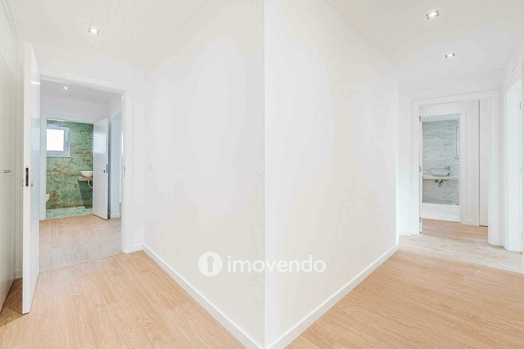 Apartamento T3 Duplex novo, com terraço e garagem, em Loures