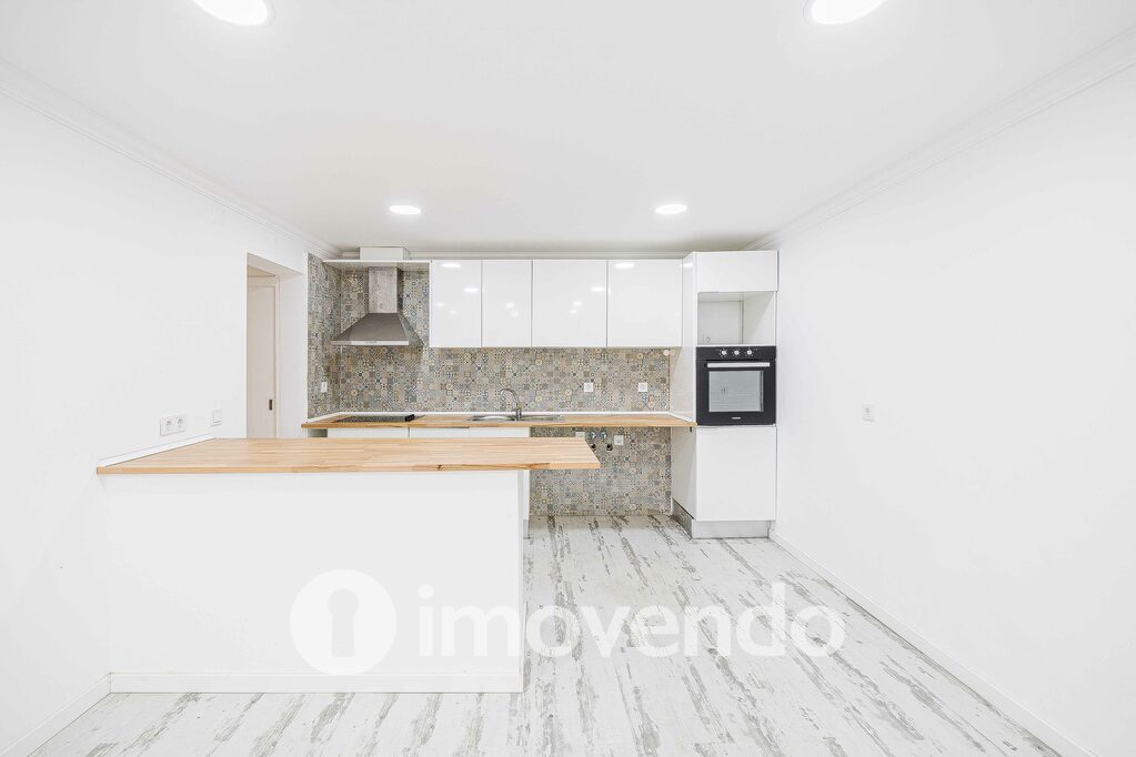 Apartamento T1 em Almada, Setúbal com 53 m<sup>2</sup> por 299.000
