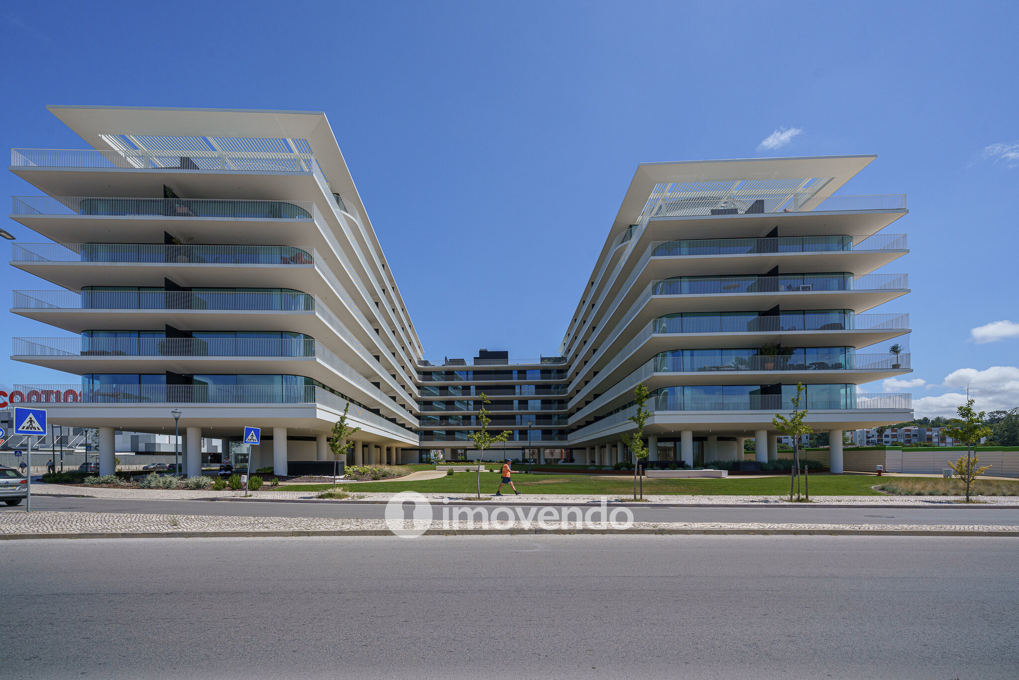 Apartamento 3 único, com estacionamento e piscina comum, no Barreiro