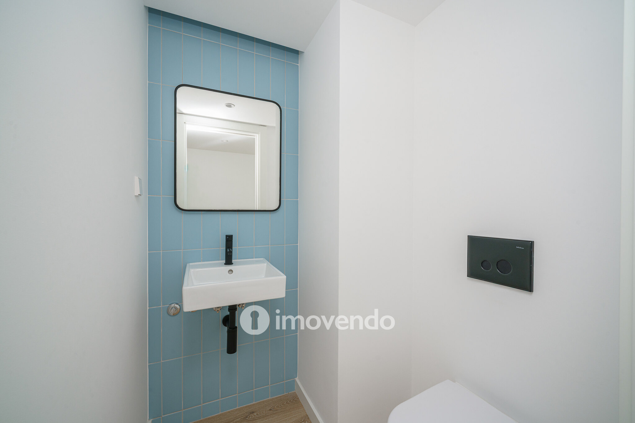 Apartamento 3 único, com estacionamento e piscina comum, no Barreiro