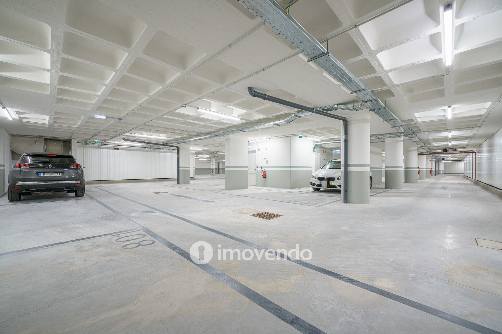 Apartamento 3 único, com estacionamento e piscina comum, no Barreiro