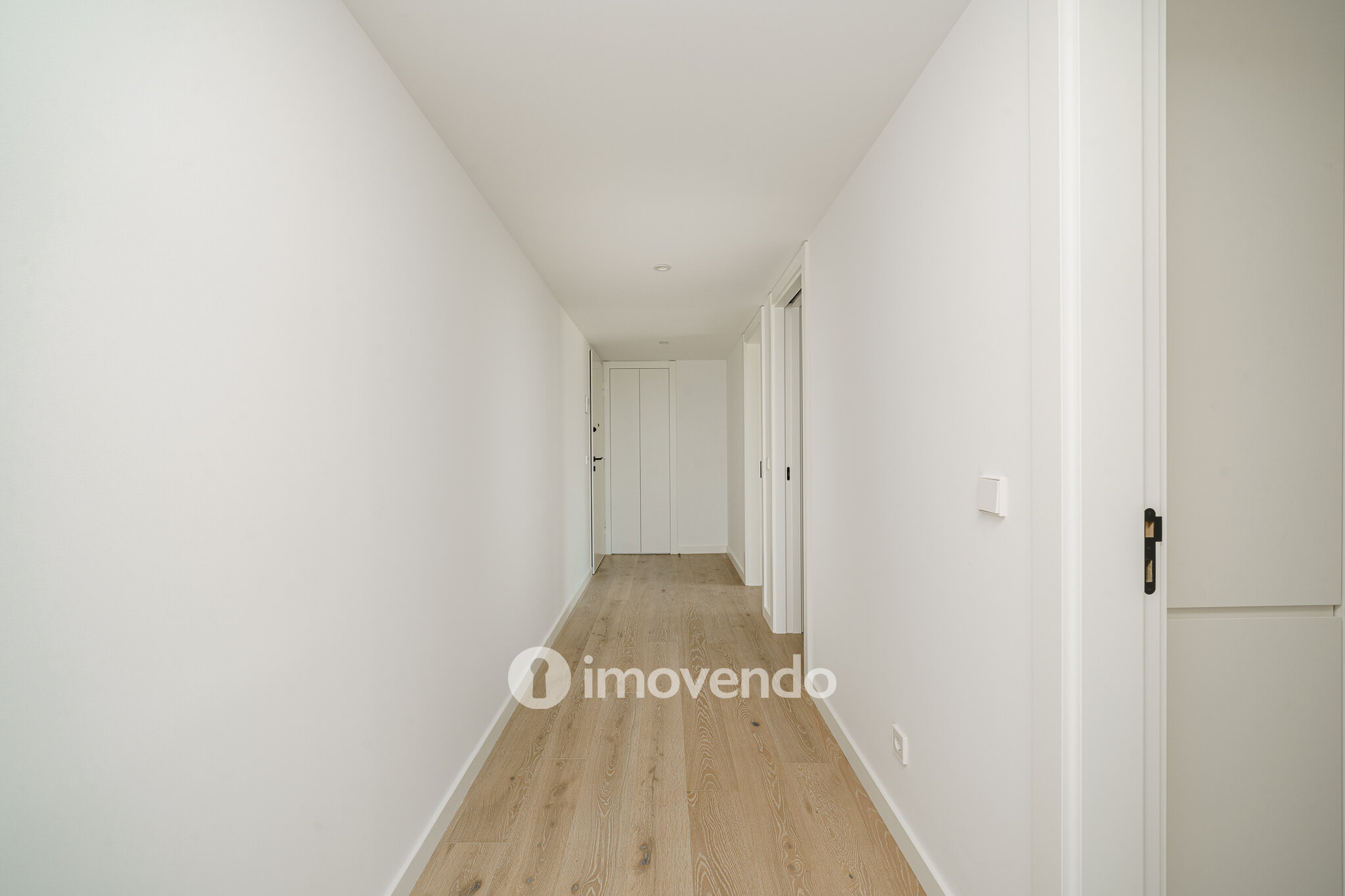 Apartamento 3 único, com estacionamento e piscina comum, no Barreiro