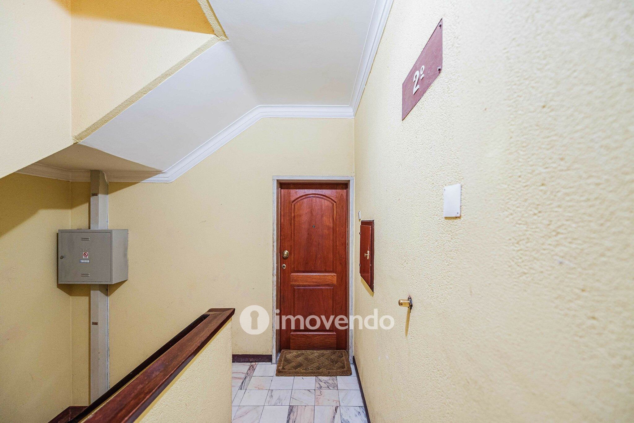 Apartamento T4, com vista rio e varanda, no centro do Barreiro