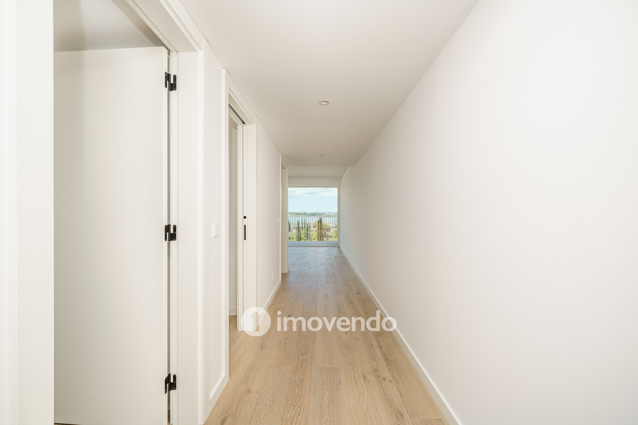 Apartamento 3 único, com estacionamento e piscina comum, no Barreiro