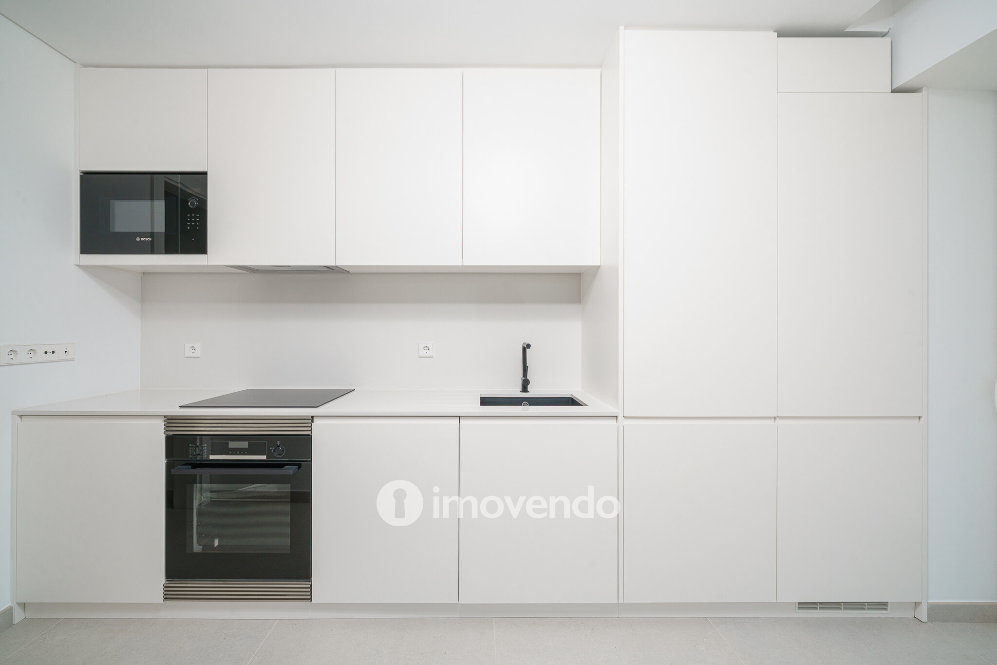 Apartamento 3 único, com estacionamento e piscina comum, no Barreiro
