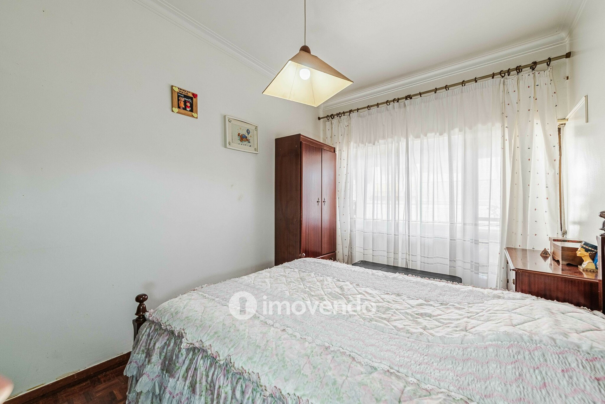 Apartamento T4, com vista rio e varanda, no centro do Barreiro