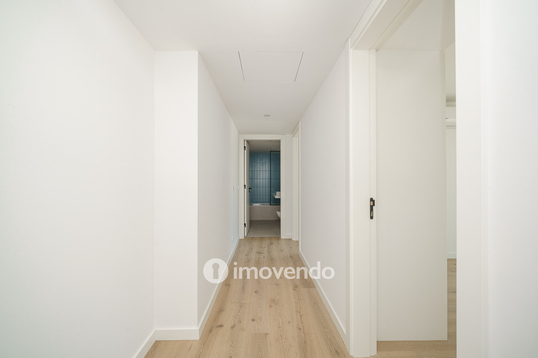 Apartamento 3 único, com estacionamento e piscina comum, no Barreiro
