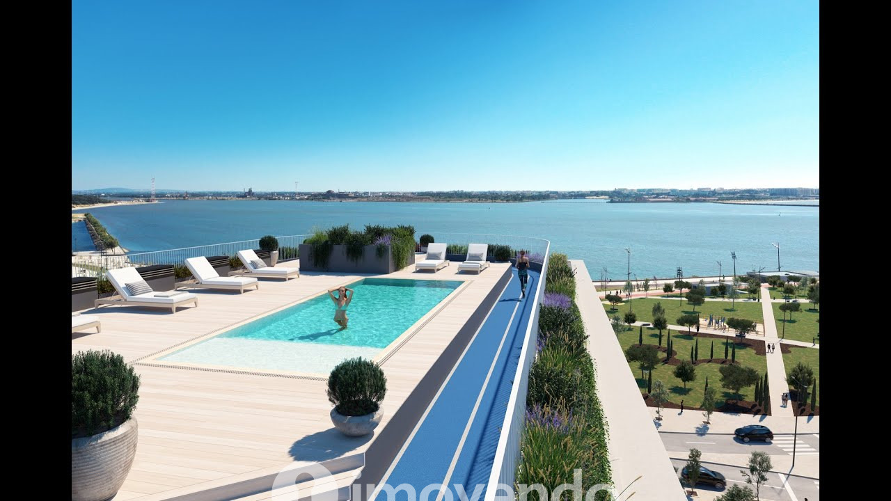 Apartamento 3 único, com estacionamento e piscina comum, no Barreiro