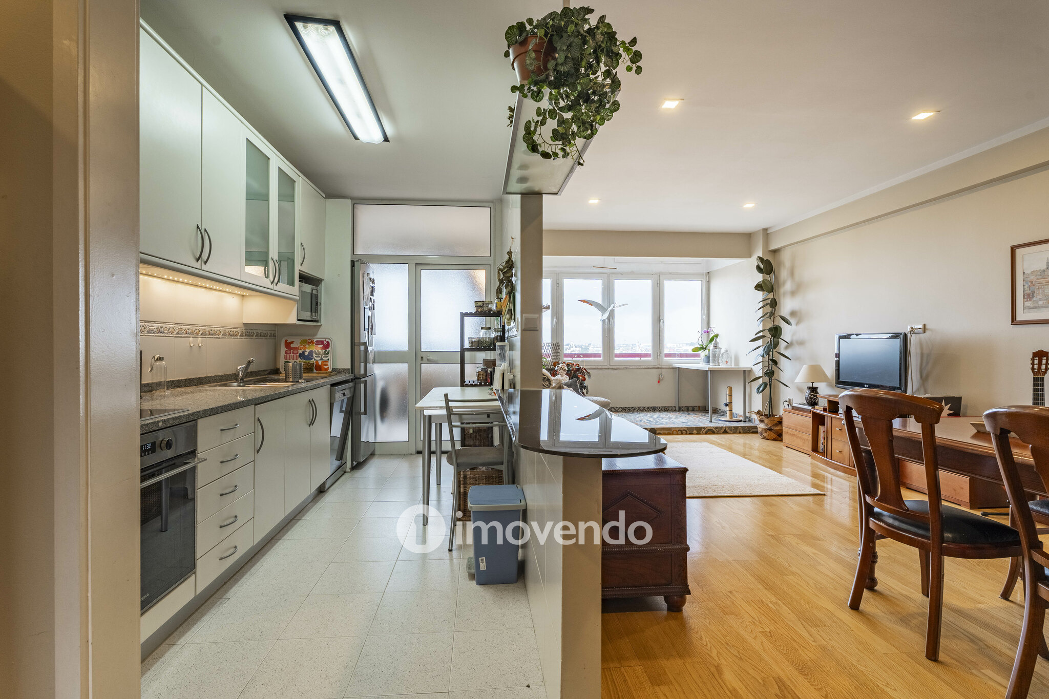 Apartamento T3, com lugar de estacionamento, em Matosinhos