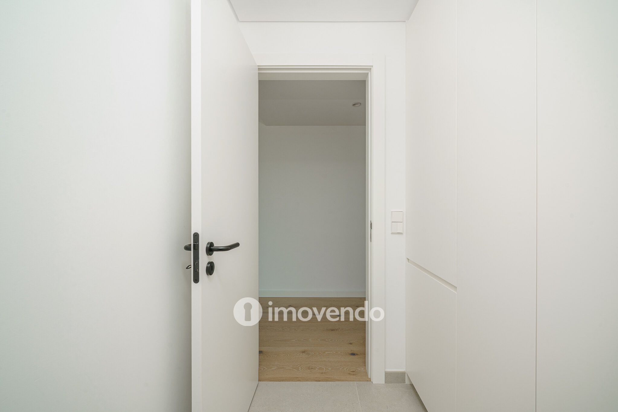Apartamento 3 único, com estacionamento e piscina comum, no Barreiro