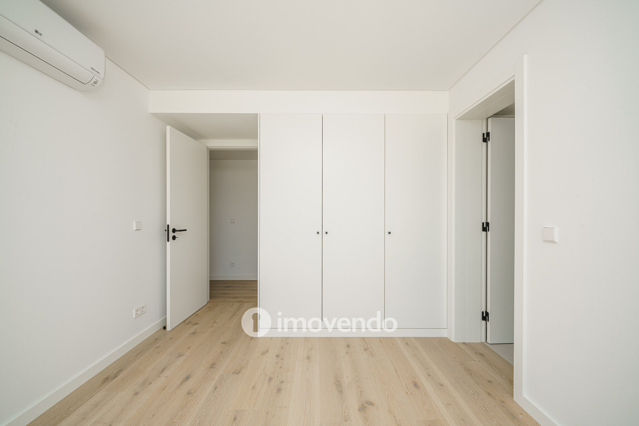 Apartamento 3 único, com estacionamento e piscina comum, no Barreiro
