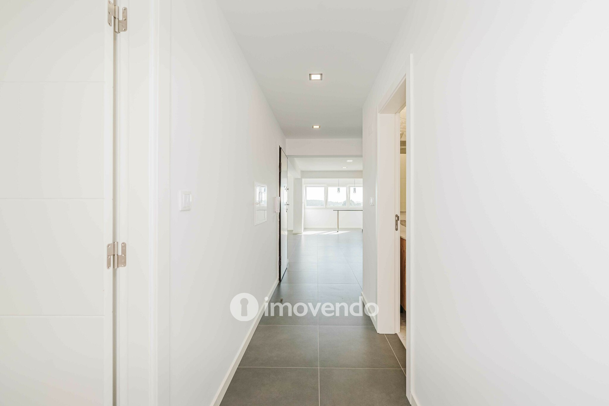 Apartamento T2, totalmente remodelado, em Queluz