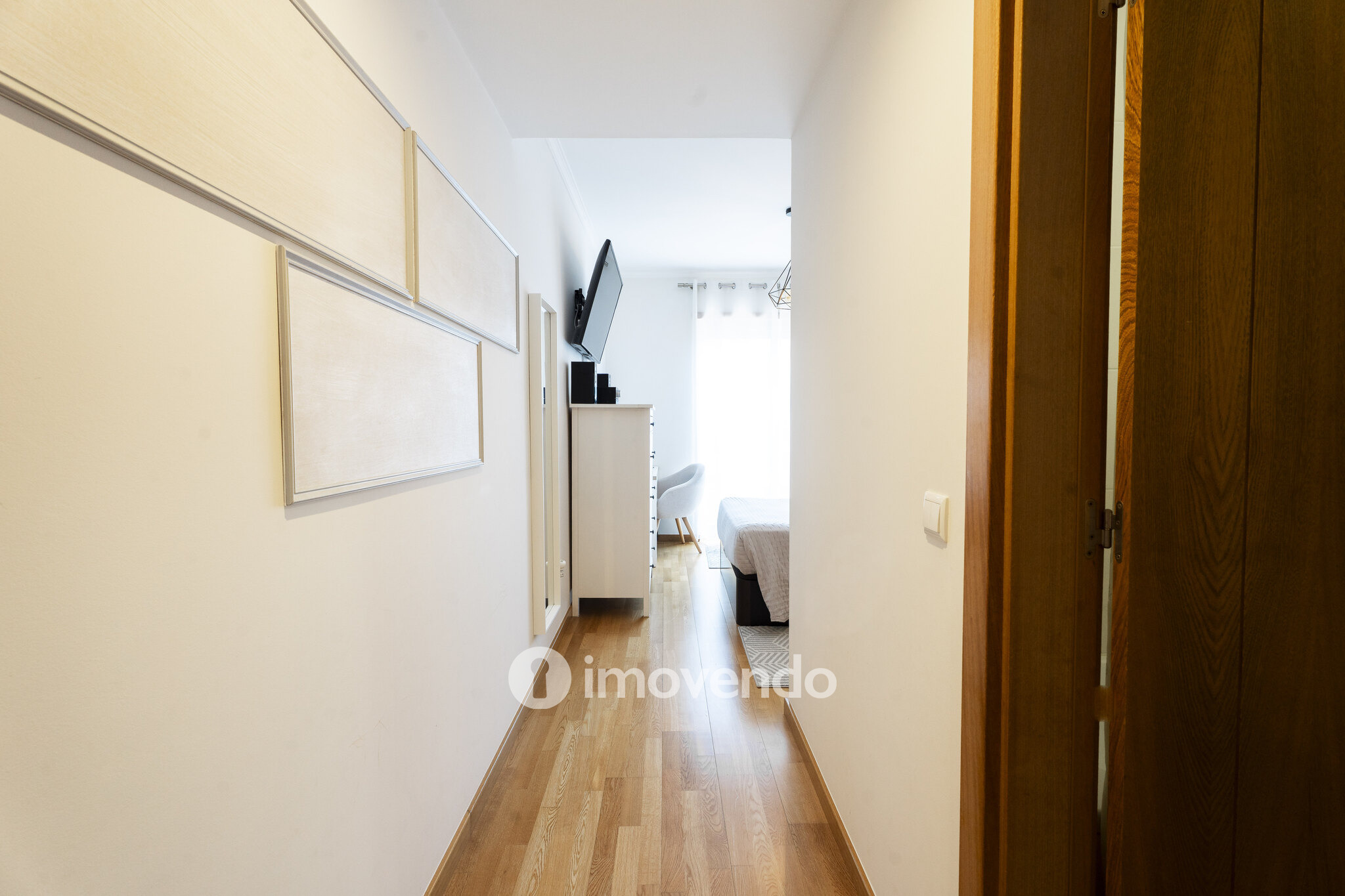 Apartamento T2 moderno, com estacionamento, na Curia, Anadia