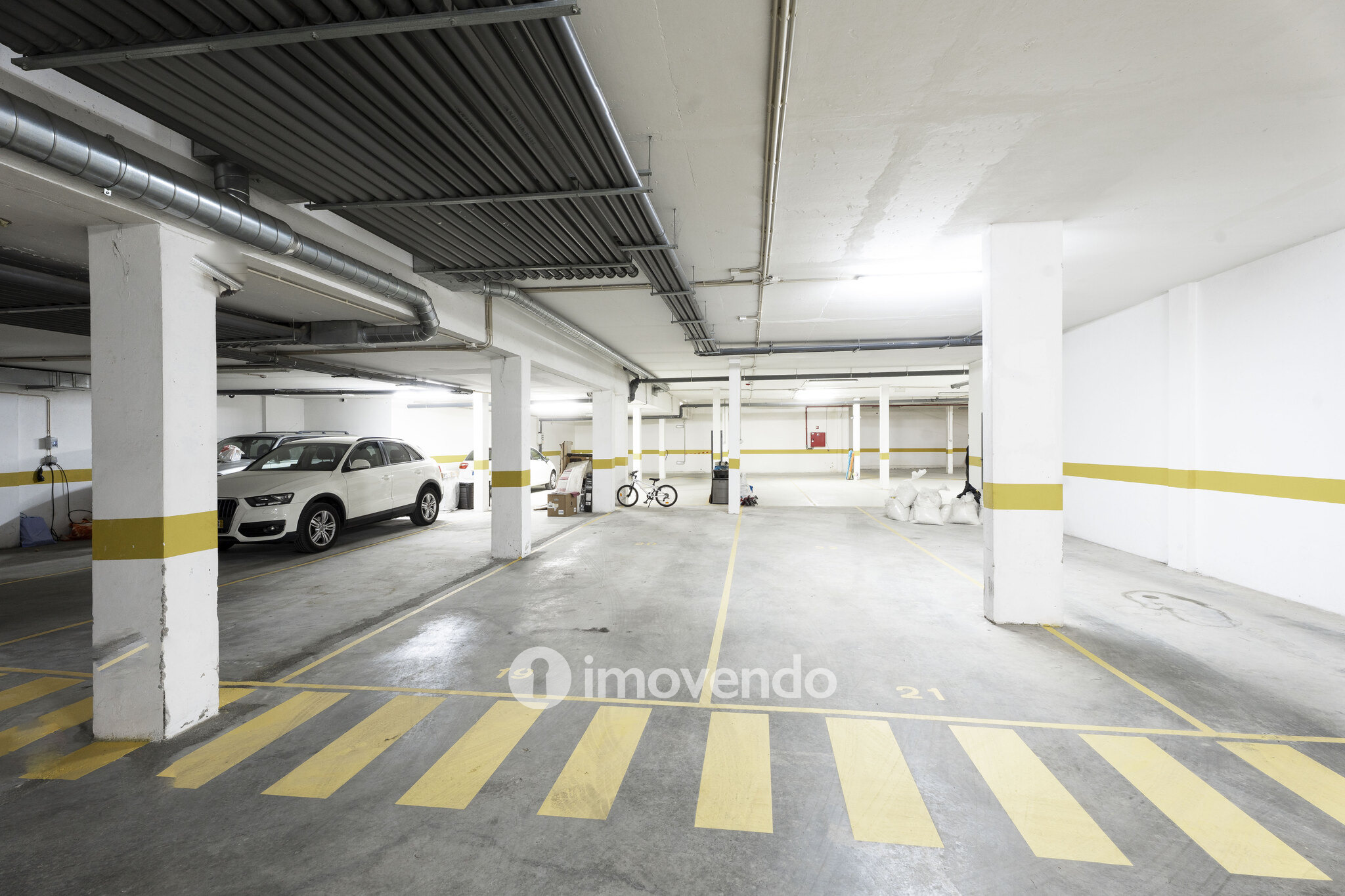 Apartamento T2 moderno, com estacionamento, na Curia, Anadia