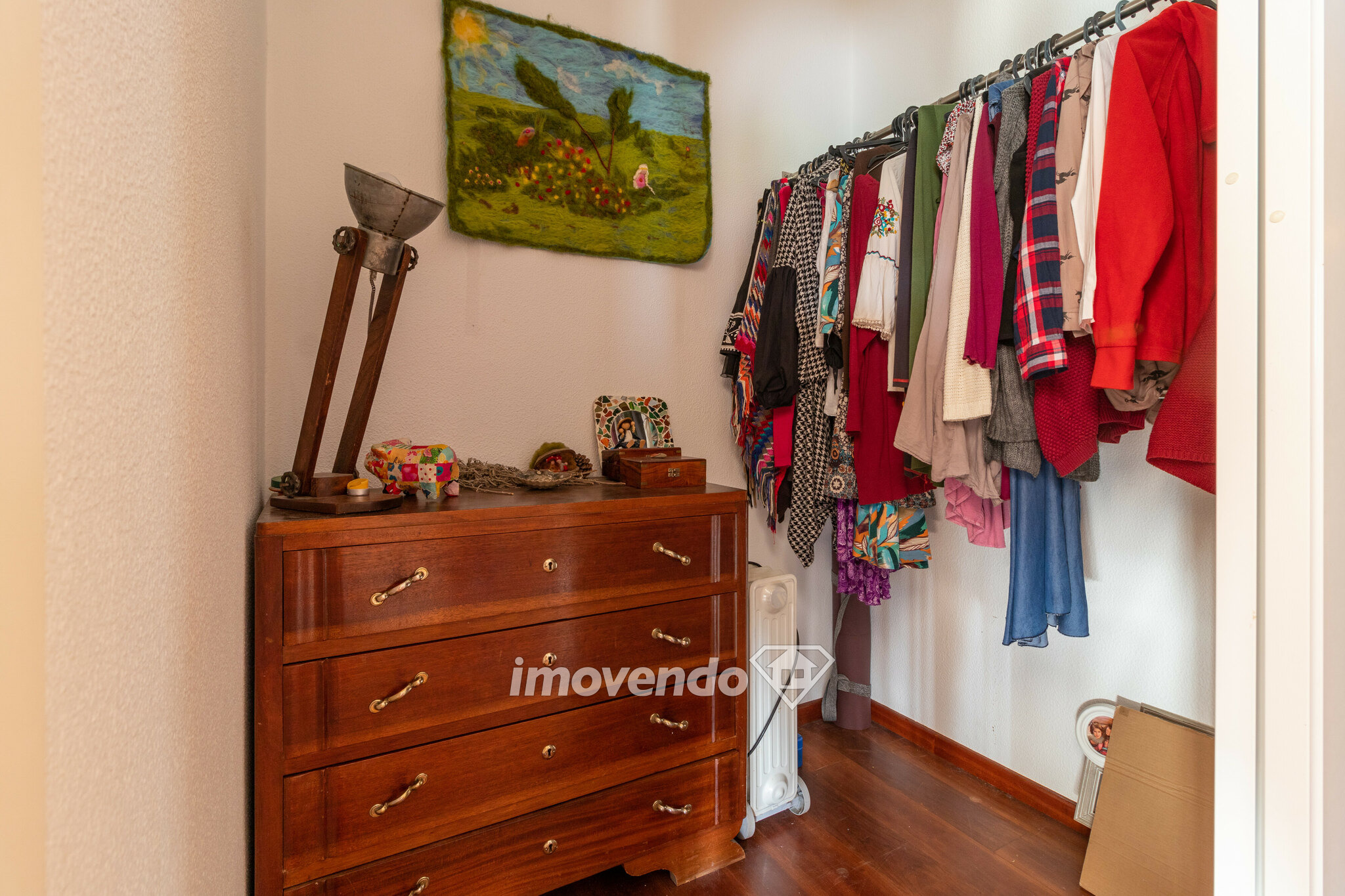 Moradia T4+1 com piscina e garagem, numa localização ímpar, em Colares
