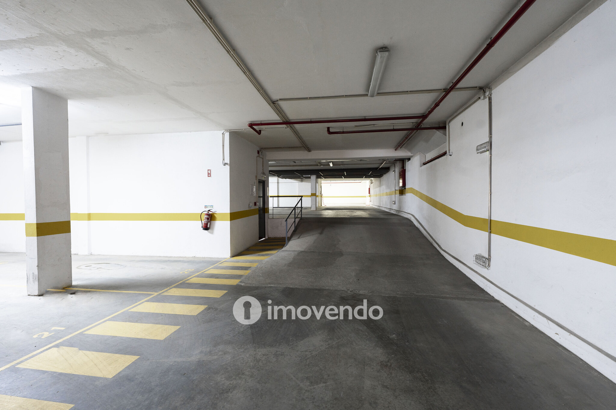 Apartamento T2 moderno, com estacionamento, na Curia, Anadia