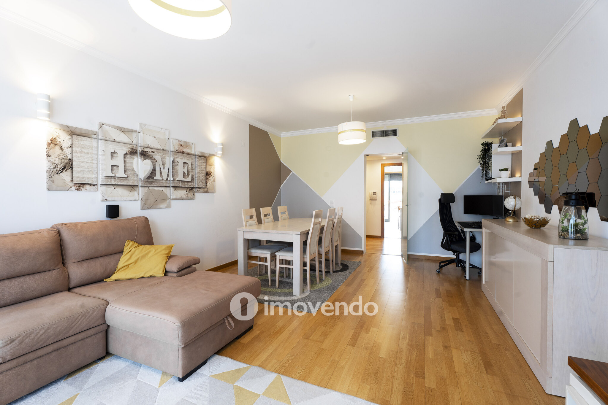Apartamento T2 moderno, com estacionamento, na Curia, Anadia