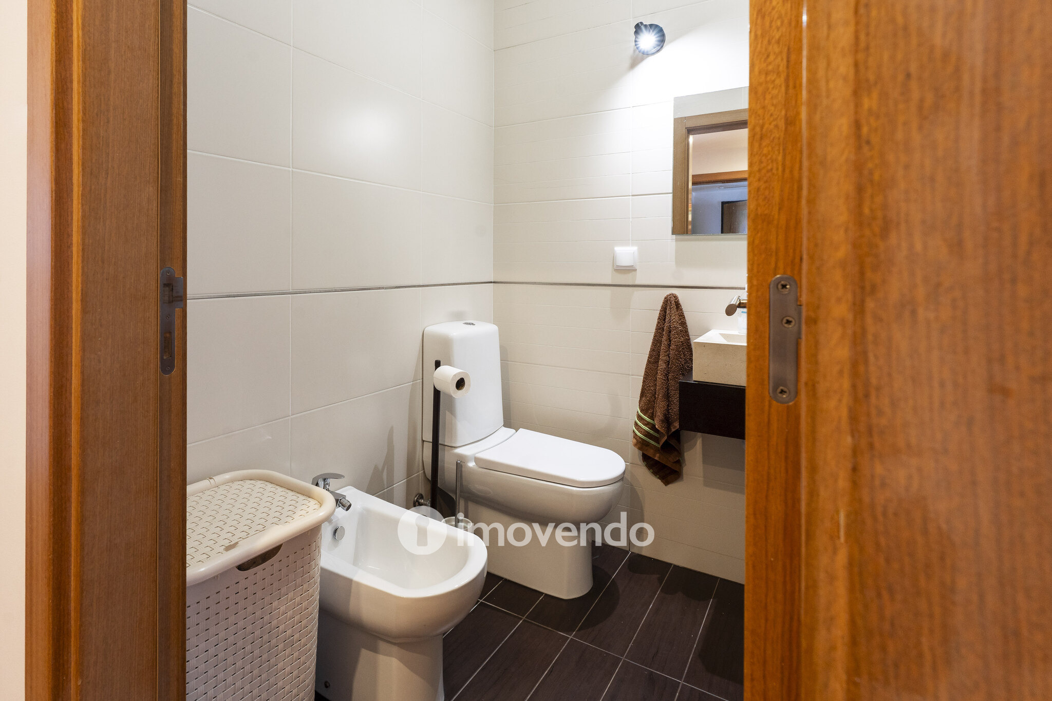 Apartamento T2 moderno, com estacionamento, na Curia, Anadia